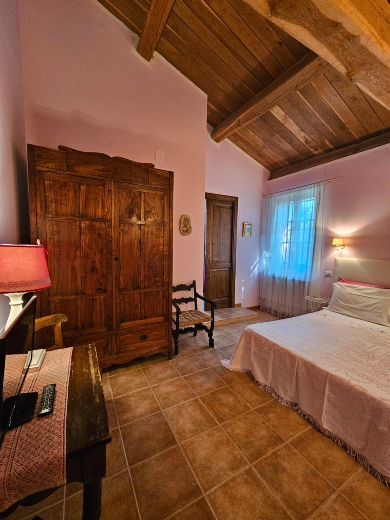 Bed and Breakfast La Casa Dei Tigli Cannara Екстер'єр фото