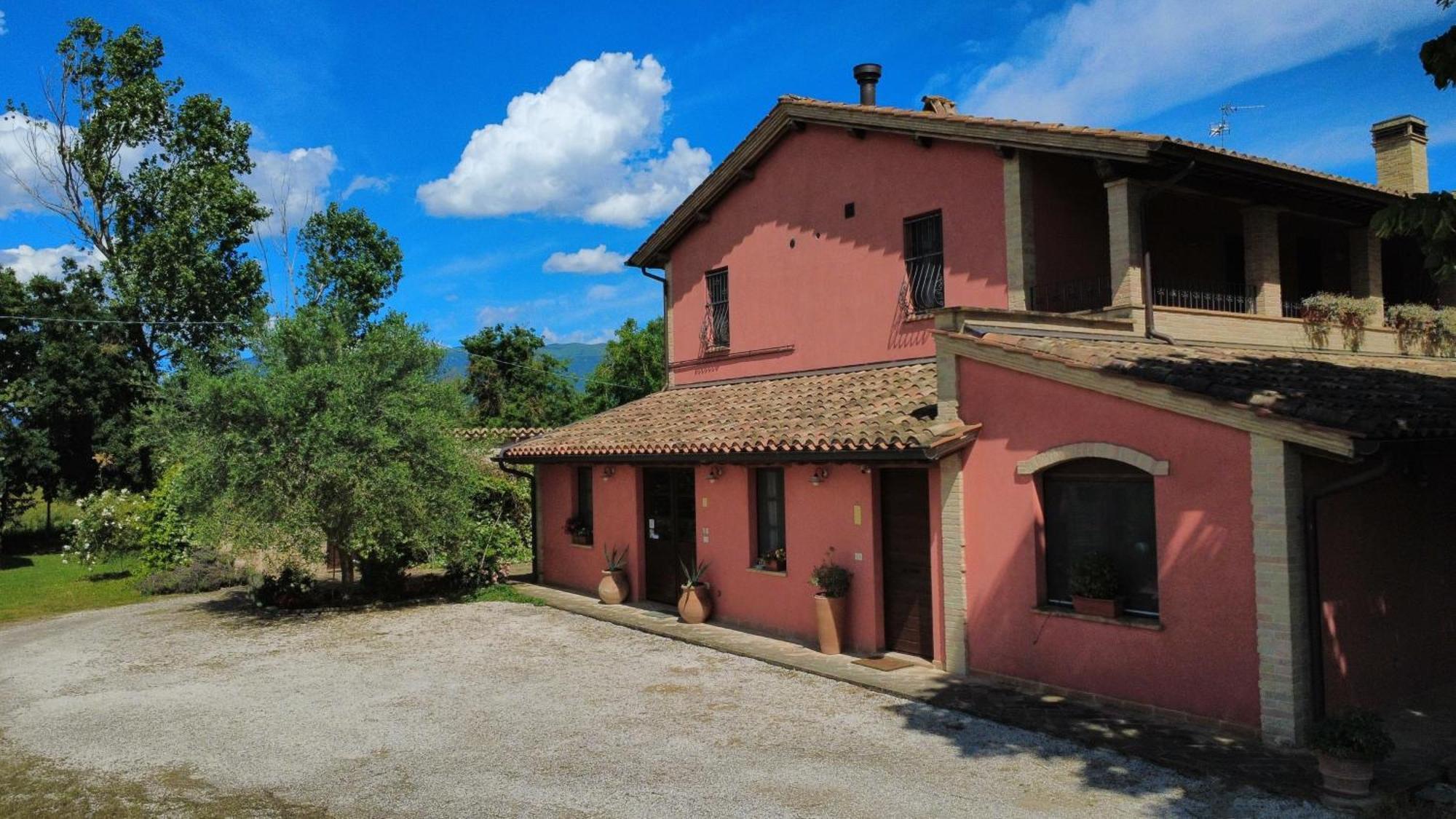 Bed and Breakfast La Casa Dei Tigli Cannara Екстер'єр фото